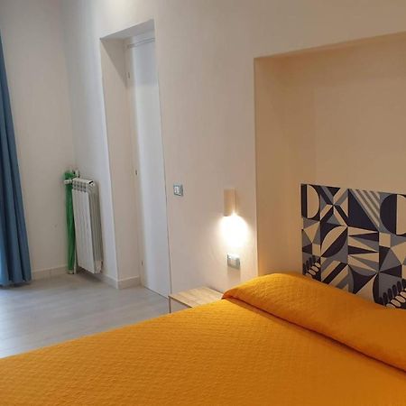 Mami Holiday House カステッランマーレ・デル・ゴルフォ エクステリア 写真